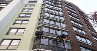 Установка крыши на балкон Удомля цена от 1047 руб. м/2.