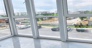 Панорамное остекление балкона Удомля цена от 11 тыс. руб. м/п.